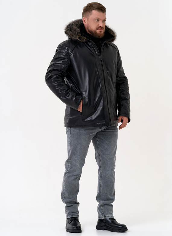 Пуховик из эко кожи с капюшоном из меха енота