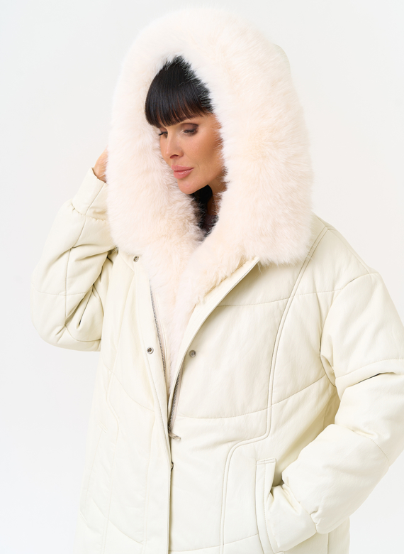 Женский пуховик из эко кожи со съемным эко мехом