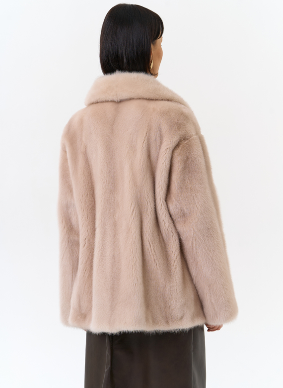 Шуба из меха норки с английским воротником