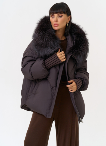 Женский пуховик с капюшоном из меха чернобурки