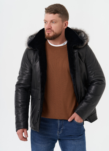 Пуховик из натуральной кожи с мехом енота