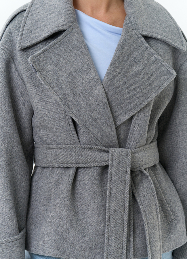 Женское укороченное пальто с английским воротником модель № 32651 универмаг малина