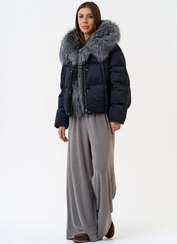 Женский пуховик с капюшоном из меха чернобурки