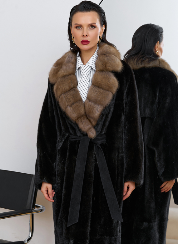 Норковая шуба с английским воротником из меха куницы