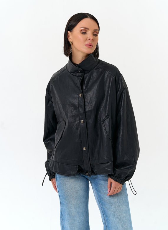 Женская объемная куртка из эко кожи