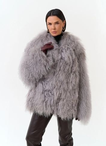 Женская шуба из меха ламы фото