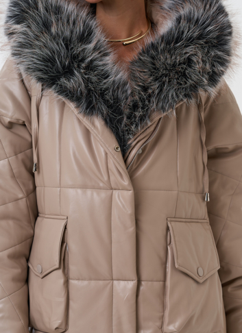 Пуховик из эко кожи с капюшоном из эко меха 