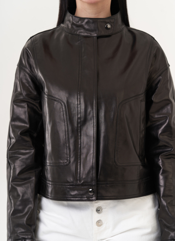 Куртка из натуральной кожи черного цвета