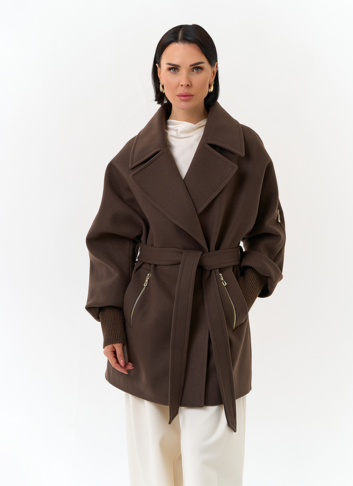 Женское укороченное пальто с декоративными молниями