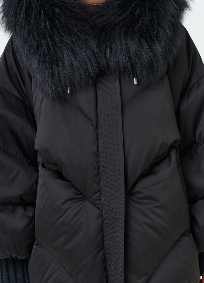 Женский пуховик с мехом чернобурой лисы на капюшоне модель № 31977 универмаг малина фото