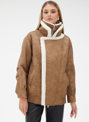 Женская дубленка из эко кожи с воротником стойкой Женская дубленка из эко кожи с воротником стойкой