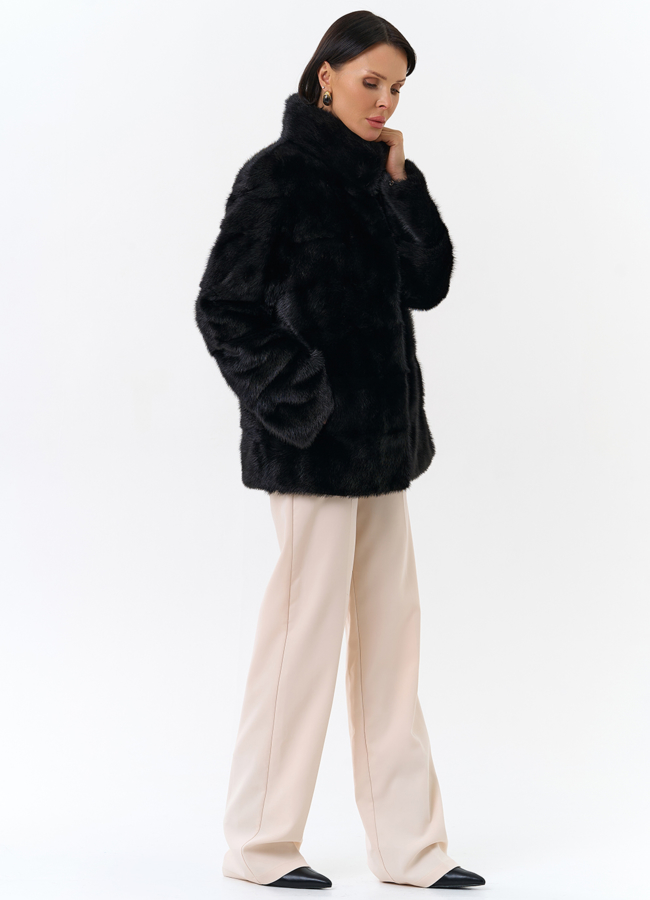 Укороченная норковая шуба с воротником стойкой черного цвета  модель № 25395 универмаг малина