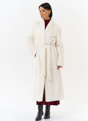 Белая шуба из меха норки с поясом