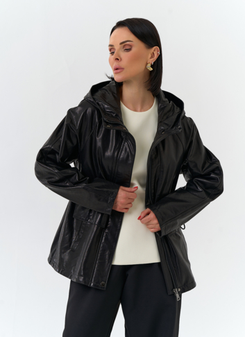 Женская куртка из натуральной кожи  с капюшоном