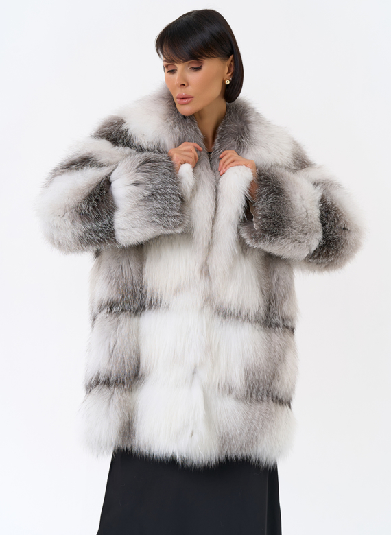 Шуба из белой лисы