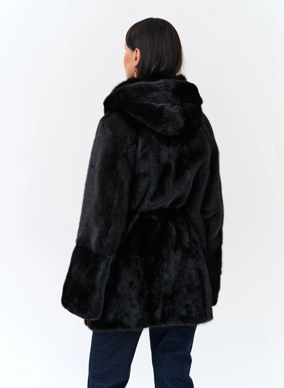 Шуба из меха норки с капюшоном