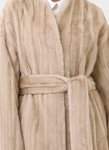 Женская шуба из эко меха