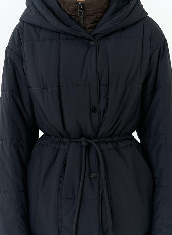 Женская куртка с контрастным воротником