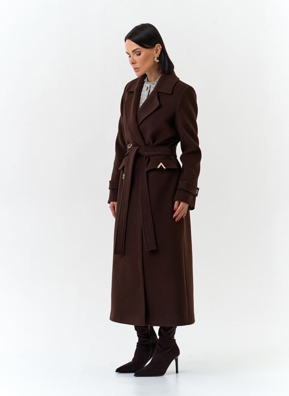 Женское пальто с английским воротником