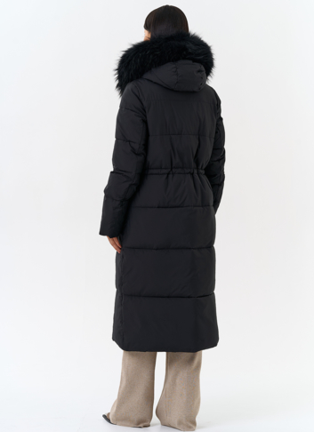 Женский пуховик с капюшоном из меха чернобурки