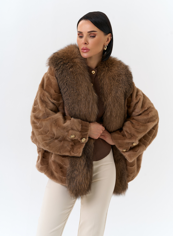 Шуба из норки с отделкой из меха лисы