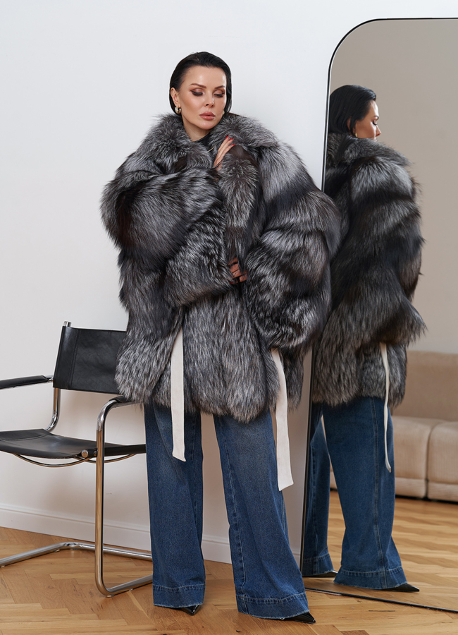 Шуба из чернобурой лисы модель № 29467 меха малина