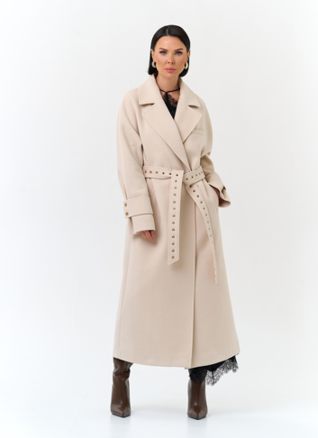 Женское пальто с акцентным поясом