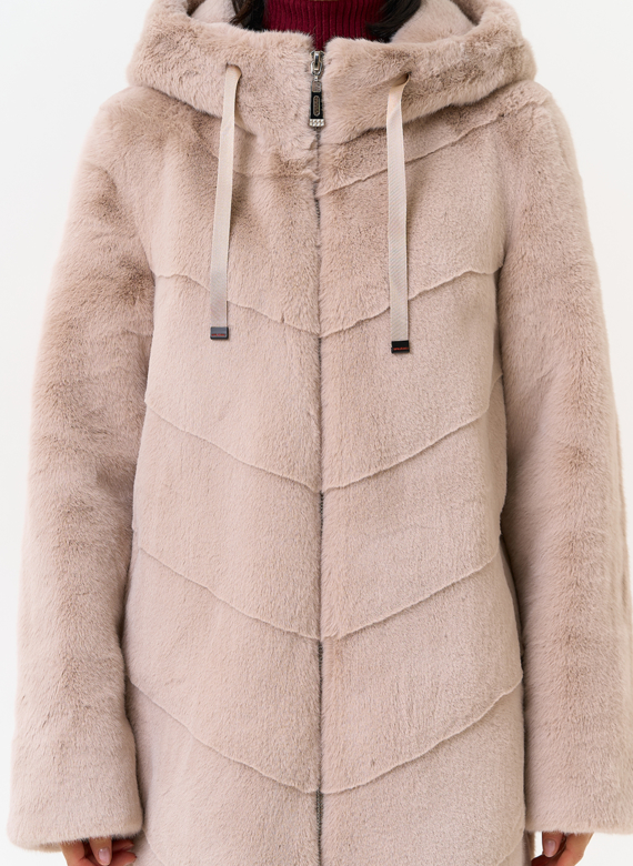 Женская шуба из эко меха с капюшоном