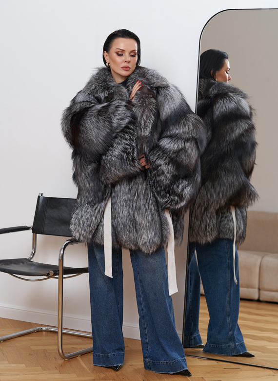 Шуба из чернобурой лисы