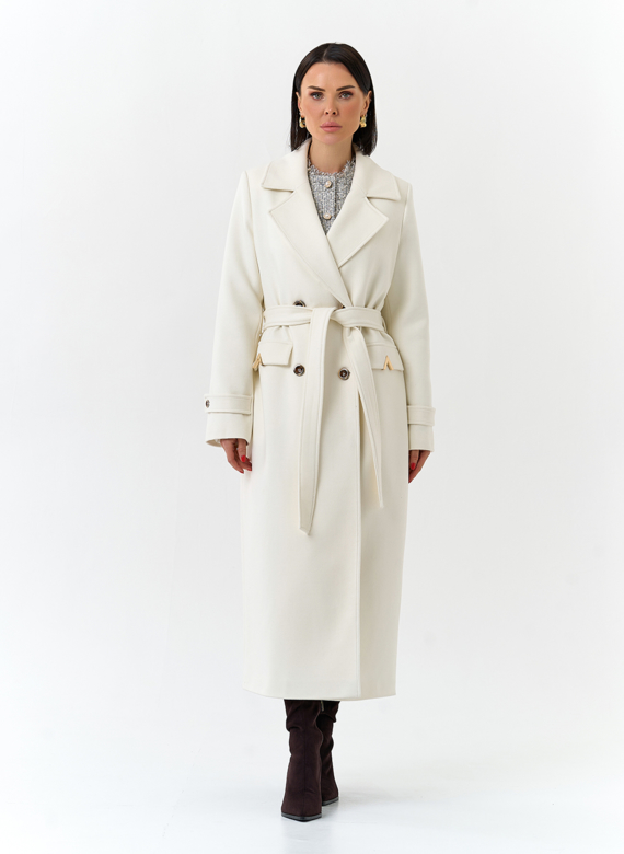 Женское пальто белого цвета