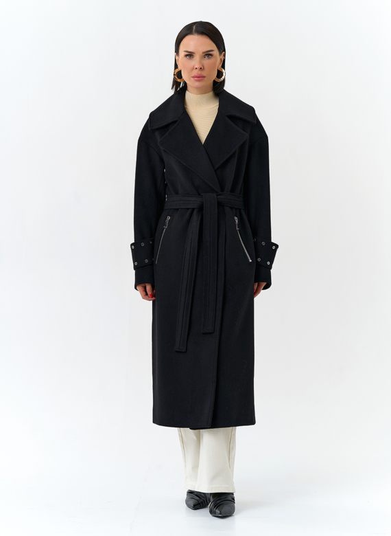 Женское пальто черного цвета
