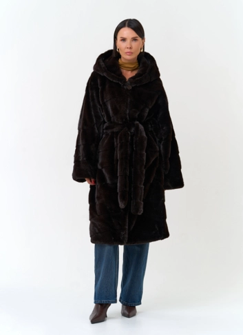Женское пальто из эко меха