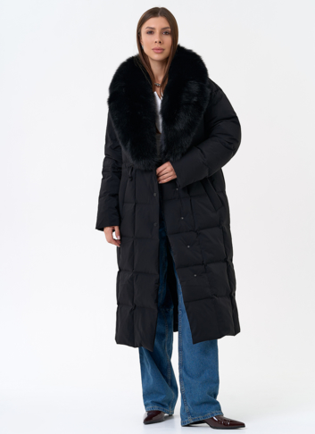 Женский пуховик с воротником из меха песца в черном цвете