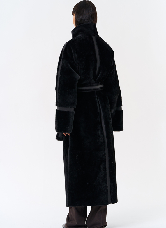 Женская двухсторонняя дубленка с воротником стойкой