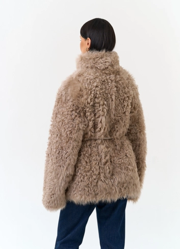 Женская дубленка двухсторонняя с воротником стойкой
